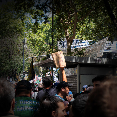 Protesta contra el gobierno de Javier Milei, llevada a cabo el 24 de enero de 2024 en el centro de Buenos Aires, Argentina