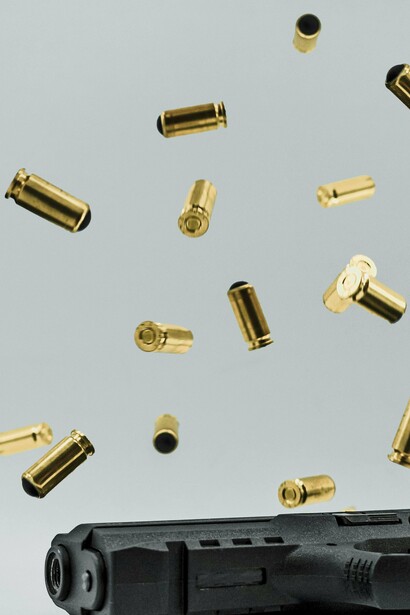 Los balazos rompieron el silencio de la noche