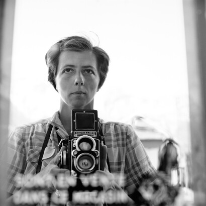 1959, Image size: 12x12 inch (30,48 x 30,48 cm) Paper size: 20x16 inch (50,8 x 40,64 cm)
© Estate of Vivian Maier, Courtesy of Maloof Collection and Howard Greenberg Gallery, NY
