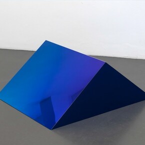 Claudia WieserUntitled, polished stainless steel on wood, 2014, photographer: Achim Kukulies, courtesy the artist(s) and Sies + Höke, Düsseldorf.