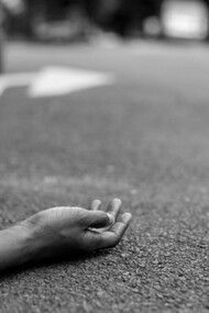 La morte è la curva della strada, morire è solo non essere visto