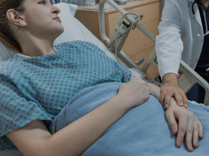 A maior longevidade e o momento da finitude humana, impulsionam o crescente volume de pesquisas sobre o preparo das equipes que prestam serviço na saúde