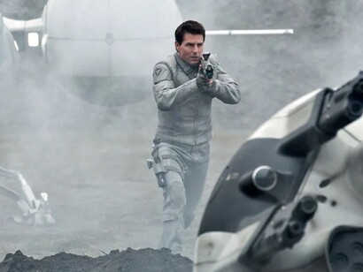 Tom Cruise in Oblivion