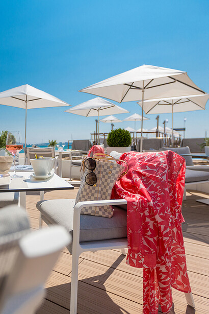 Hôtel Barrière Le Majestic, terrace