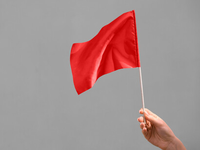 Al convertir cada desacuerdo o rasgo distinto en una bandera roja, renunciamos a la posibilidad de relaciones genuinas