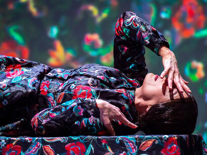 Lo stupefacente abito di Daniela Poggi-Emily Dickinson. Costumista Elena Bianchini, realizzazione Eleonora Sgherri © Filippo Manzini