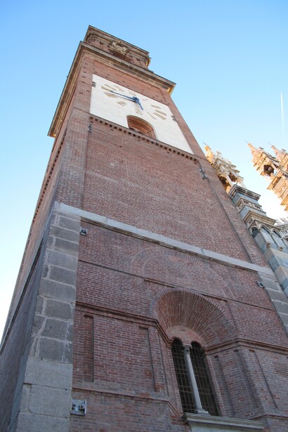 Torre del campanario de la catedral