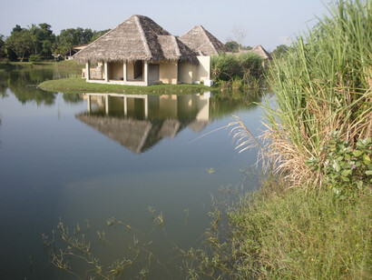 Spa amidst the second lake © Gehan de Silva Wijeyeratne
