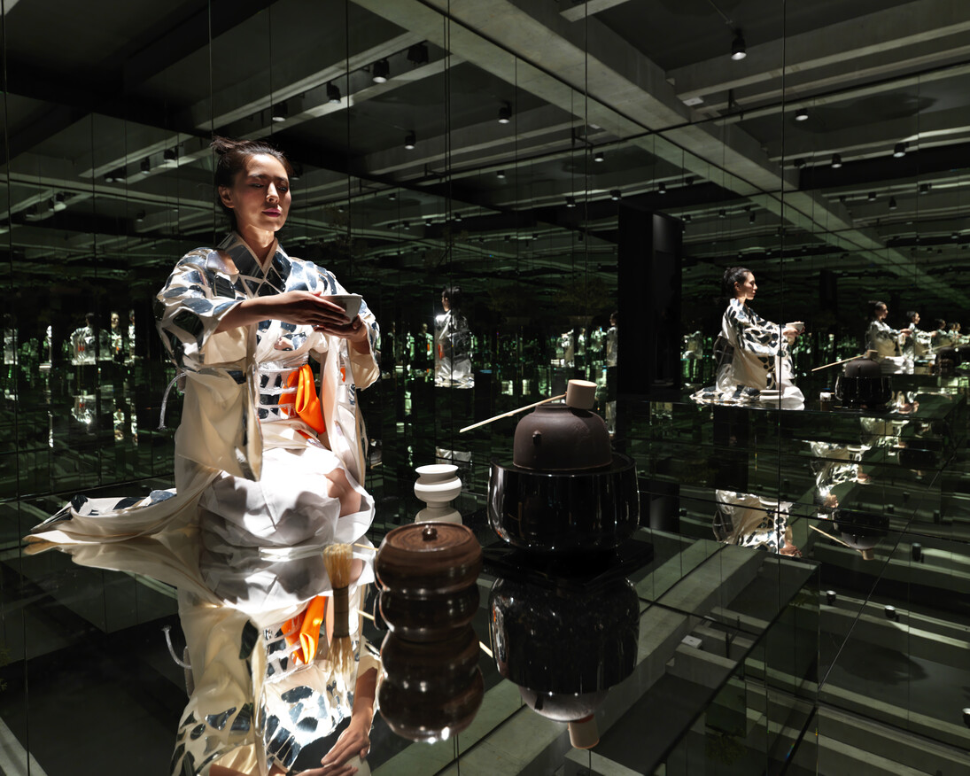 Rirkrit Tiravanija, Untitled (running out of time), 2013, featuring performance by Mai Ueda. Photo courtesy of MONA Museum of Old and New Art, Hobart, Tasmania, Australia/Rémi Chauvin.
 