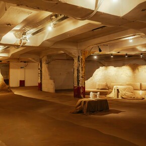 Narges Mohammadi, Er kraait geen haan naar, solo exhibition at Brutus, Rotterdam. Photo: Laura Siliquini. Courtesy of the Artist & Copperfield, London