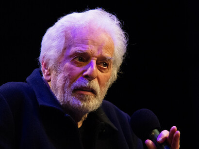 Alejandro Jodorowsky durante su presentación el Festival Internacional del Cómic en Angulema, Francia, 2020