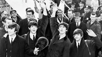 Nella metà degli anni Sessanta i Beatles scoprirono la Costa Smeralda, luogo di mare cristallino e mondanità in crescita