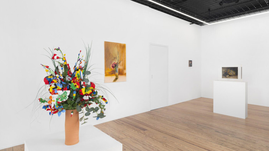 Various artists, Ce sont les fleurs qui ont changé, exhibition view. Courtesy of Galerie Lange + Pult