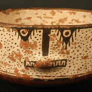 Escudilla polícroma zoomorfa

Materiales: Cerámica

Horizonte Inka. Diaguita III. Diaguita-Inka 1470- 1532 d.C.

Medidas: 73 mm de alto