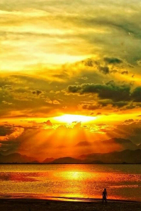 Amanecer en el mar