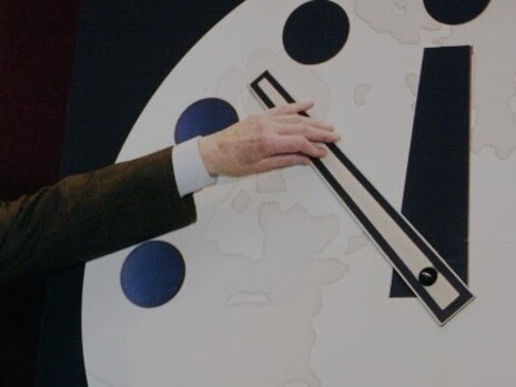 Cientistas ajustam relógio do juízo final para 90 segundos em 2023