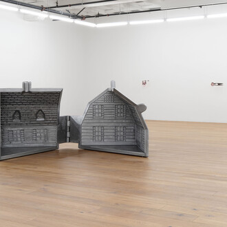 Sula Bermudez-Silverman, Mole, mold, molt, exhibition view. Courtesy of Hannah Hoffman Gallery