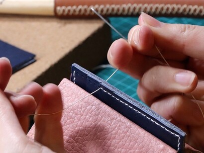 L'oggetto artigianale è una fonte di bellezza e originalità, capace di dare valore a oggetti quotidiani e di connettere il passato al presente