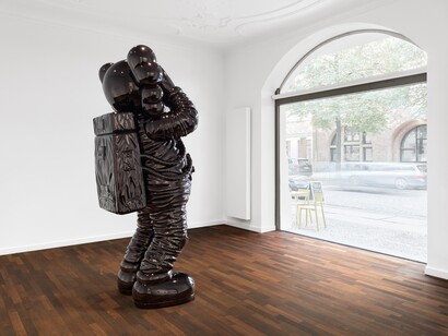 Kaws, Therapy, ausstellungsansicht. Mit freundlicher genehmigung der Galerie Max Hetzler