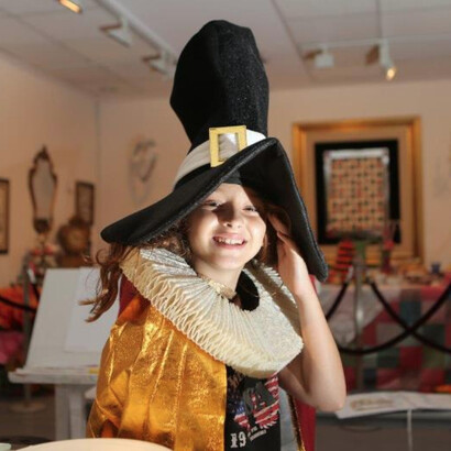 Alice in the Land of Books. Courtesy of Tel Aviv Museum of Art