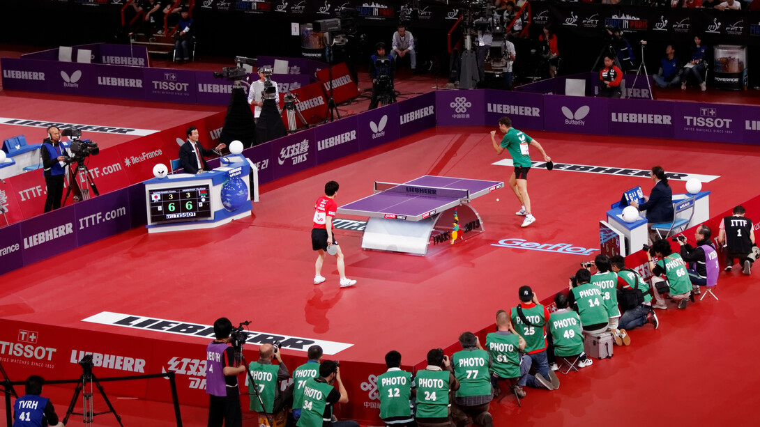 Championnats du monde de tennis de table à Paris, en France. Huitièmes de finale simple homme : Kenta Matsudaira contre Vladimir Samsonov