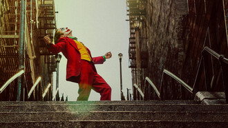 El Guasón y su icónico baile en las escaleras en la película "Joker" (2019)