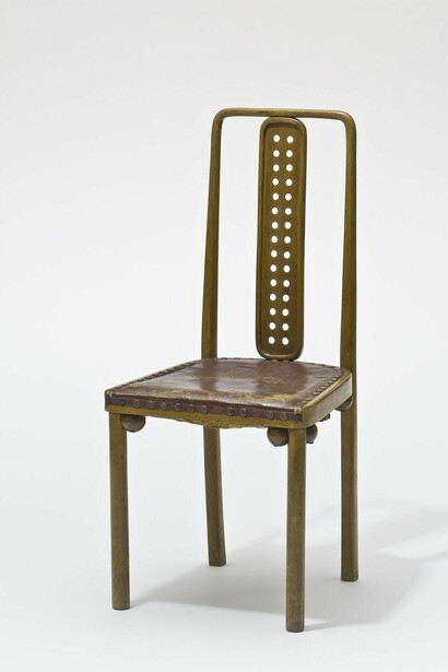 Historicism art nouveau, piece in exhibition. Courtesy of Museum für angewandte Kunst