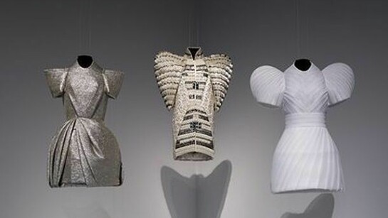 Dice Kayek, Installation shot, © Victoria and Albert Museum, London