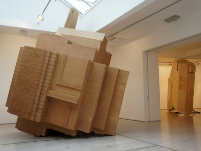 Richard Wilson, Block of Dering, 2017, Wood, 353 x 250 x 268 cm,Photograph: Miayko Narita. © Richard Wilson.  Courtesy Annely Juda Fine Art
