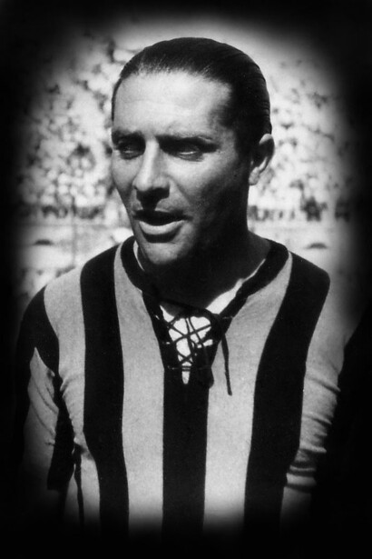 Giuseppe Meazza (1910-1979), zweifacher Weltmeister als Spieler, Italien 1934 und Frankreich 1938, und wichtiger Spieler von Trainer Vittorio Pozzo. Bild um 1946; Meazza im Trikot von Inter Mailand