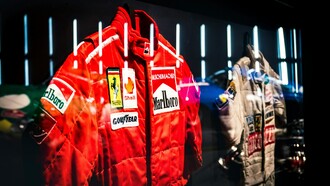 Formula 1, Ferrari. L'entusiasmo per l'arrivo di Hamilton nella Ferrari è palpabile, e il mondo delle corse è in attesa di vedere come questa partnership epica cambierà il destino della Formula 1 e scriverà un nuovo capitolo nella storia del motorsport mondiale