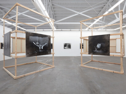 Rodrigo Valenzuela, New Works for a
Post-Worker’s World, installation view. Courtesy of Luis De Jesus Los Angeles