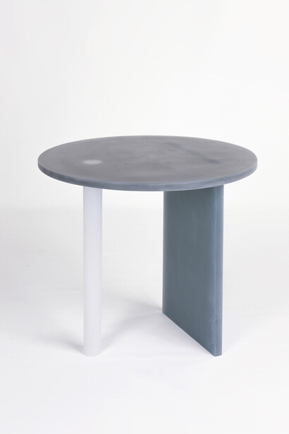 Wonmin Park, Haze Round Table (White, Gray and Navy), 2013, lightly coloured resin, h65 ø72 cm / h25.6 ø28.3 in, limited edition of 8 + 4 ap © Alix de Rozières | Courtesy Carpenters Workshop Gallery

