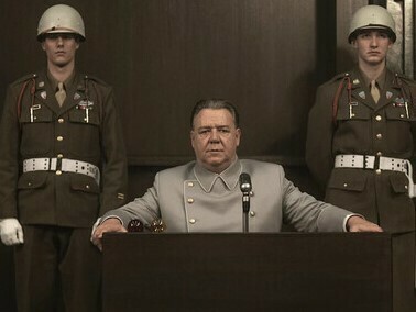 A importância de filmes como Nuremberg, nos dias de hoje, é apresentarmos um capítulo da História recente, que corre o risco de se tornar apenas uma página distante nos livros escolares das novas gerações. O cinema é uma ferramenta fantástica para despertar a curiosidade e o interesse por aprendermos como chegamos até os dias de hoje. Naturalmente que a História é e será escrita pelos vencedores, onde vamos ter uma visão sempre um pouco enviesada