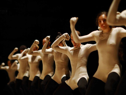 Naharin’s virus. Avec l'aimable autorisation du Les Théâ Tres