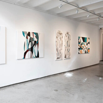 Alejandra Barreda, Intemperie, vista de exhibición. Cortesía de la Galería Praxis