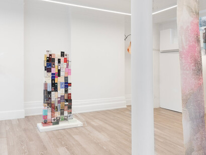 Various artists, How to avoid being wrapped, exhibition view. Courtesy of Krupa Gallery