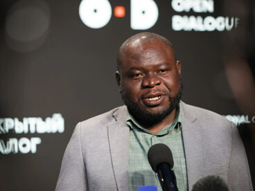 Lubinda Haabazoka, Direttore, Scuola Superiore di Economia Aziendale, Università dello Zambia al "II Dialogo Aperto. Il Futuro del Mondo. Una nuova piattaforma per la crescita globale", presso il Centro Nazionale Russia