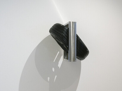 Arcangelo Sassolino, No flowers without contradiction, exhibition view. Courtesy of Repetto Gallery