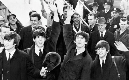Nella metà degli anni Sessanta i Beatles scoprirono la Costa Smeralda, luogo di mare cristallino e mondanità in crescita