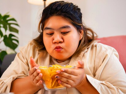 Exagero alimentar. Afinal, o que é a gula senão o exagero da alimentação, a luxúria o exagero do sexo, a ira o exagero da contrariedade e a preguiça o exagero do repouso? Não seria a avareza o exagero do apego aos bens materiais? A soberba um exagero do apreço por si mesmo e a inveja um exagero da admiração pelo outro? 