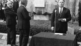 Pier Angelo Soldini è stato un giornalista, scrittore e critico letterario italiano