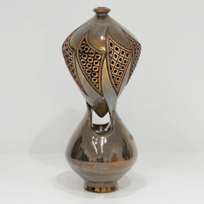 Ibrahim Said, Floating vase - Gold twist, 2026. Courtesy of Yossi Milo Gallery