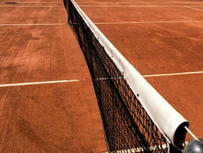 Roland-Garros est un tournoi de tennis sur terre battue, disputé chaque année depuis 1891
