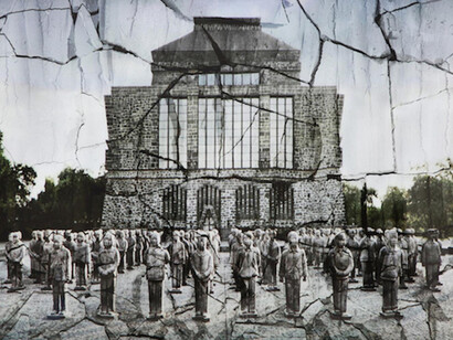 Negato Anahuacalli, Sculpted Image, 2015 , Image projetée sur de l’argile craquelée,, montée sur une lightbox LED , 121 x 80 x 8 cm, 47 5/8 x 31 1/2 x 3 1/8 in. Edition de 3 + 2 EA. Courtesy of Galerie Templon, Bruxelles 

