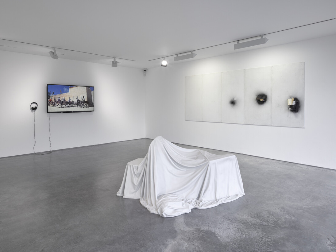 Lisson Presents..., Exhibition view. Courtesy of Lisson Gallery 