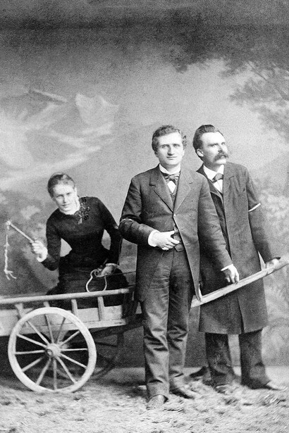Foto de grupo de Lou Andreas-Salome, Paul Ree y Friedrich Nietzsche. Fotografía de Jules Bonnet, disposición de Friedrich Nietzsche