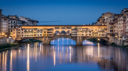 A Ponte Vecchio, sobre o Rio Arno, em Florença