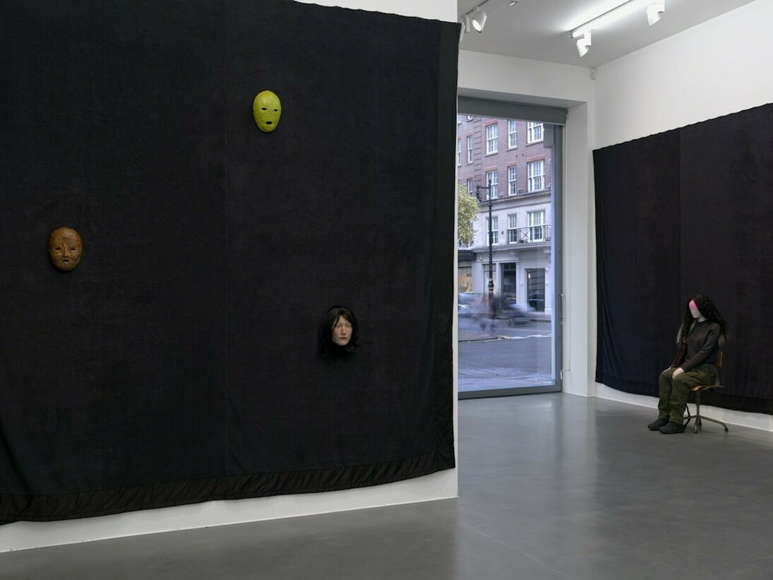 Mai-Thu Perret. Zone, Exhibition view. Courtesy of Simon Lee Gallery 