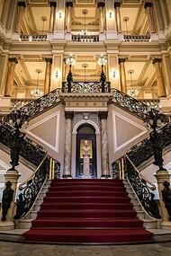 Biblioteca nacional do Brasil, no Rio de Janeiro, RJ. Saber o que as palavras significam é um conhecimento prático de que nos valemos nas interações cotidianas